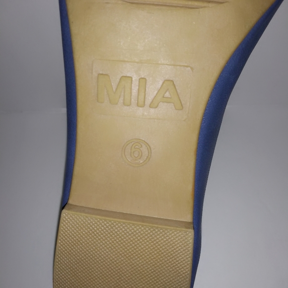 MIA- Amari Scallop Trim Flats - Picture 6 of 6